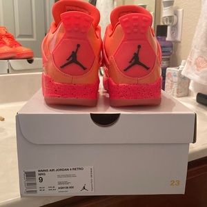 Womens air Jordan 4 retro hot punch size 9 worn once